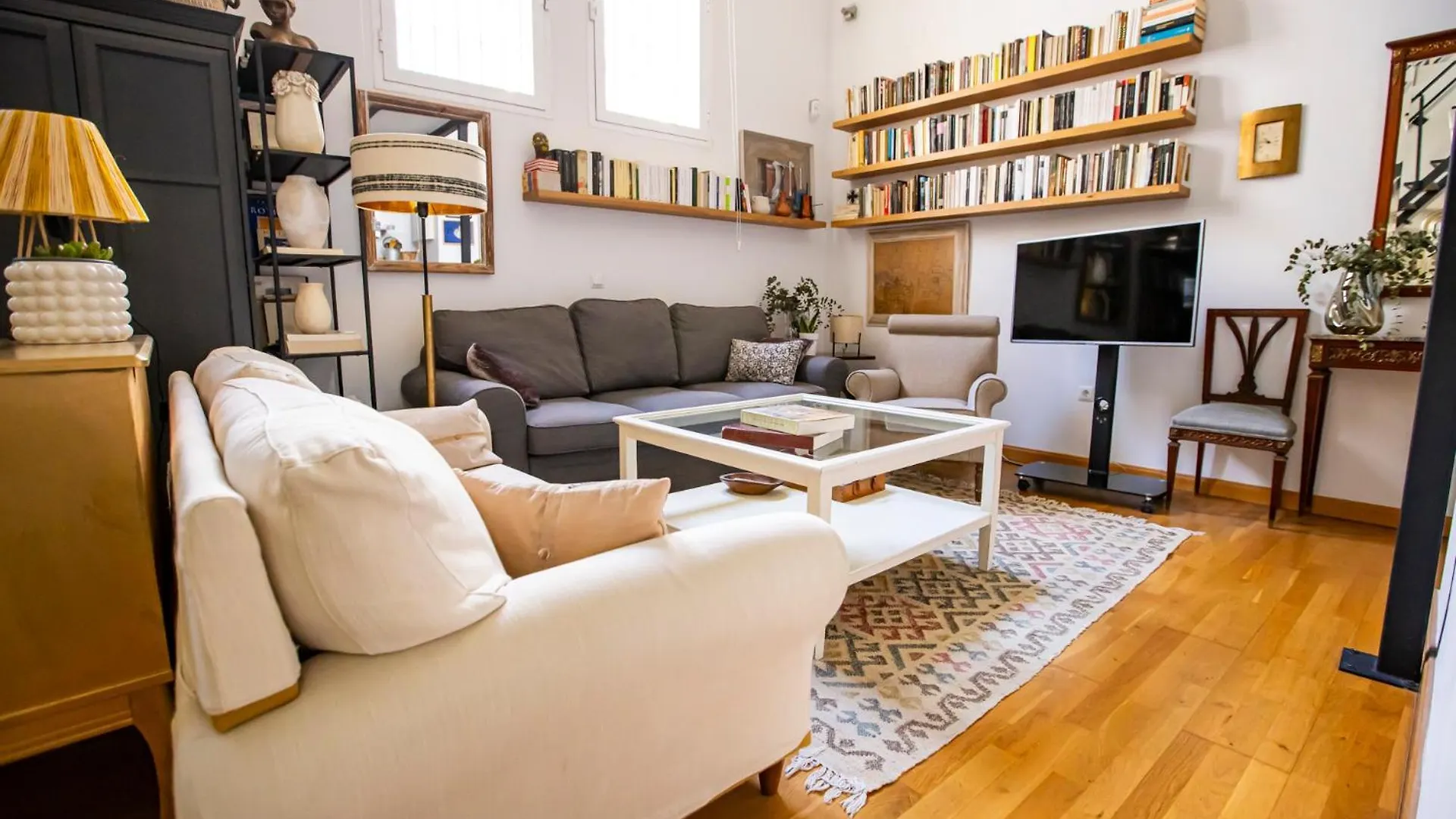 Beautiful Duplex Apartment In Seville Spain