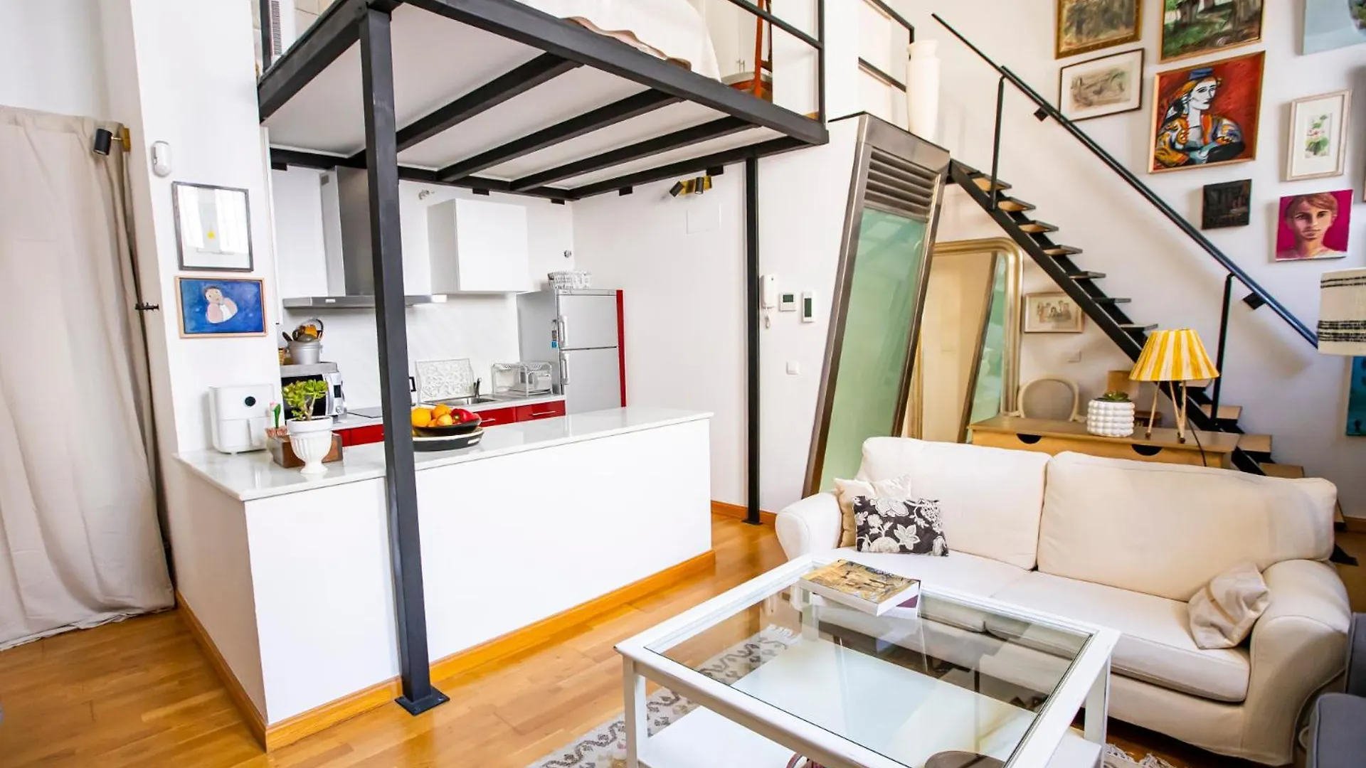 Beautiful Duplex Apartment In Seville
